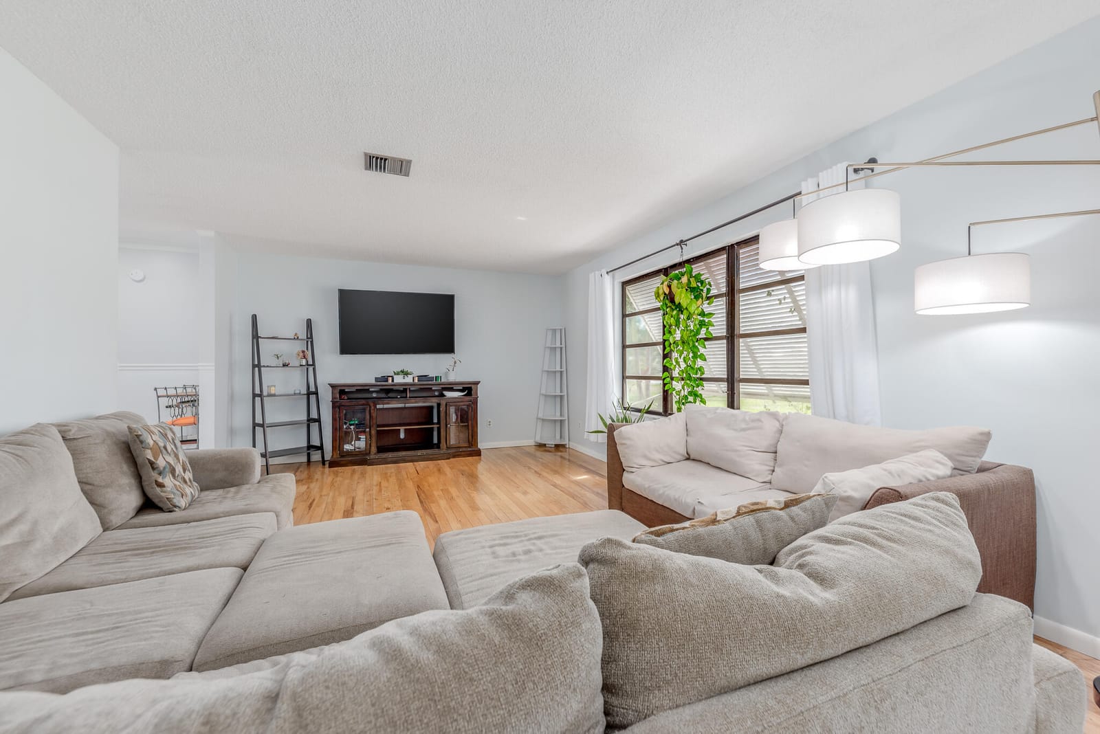 1743 NW Spruce Ridge Drive — photo 4