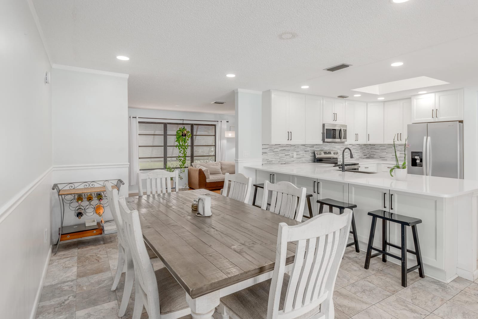1743 NW Spruce Ridge Drive — photo 6