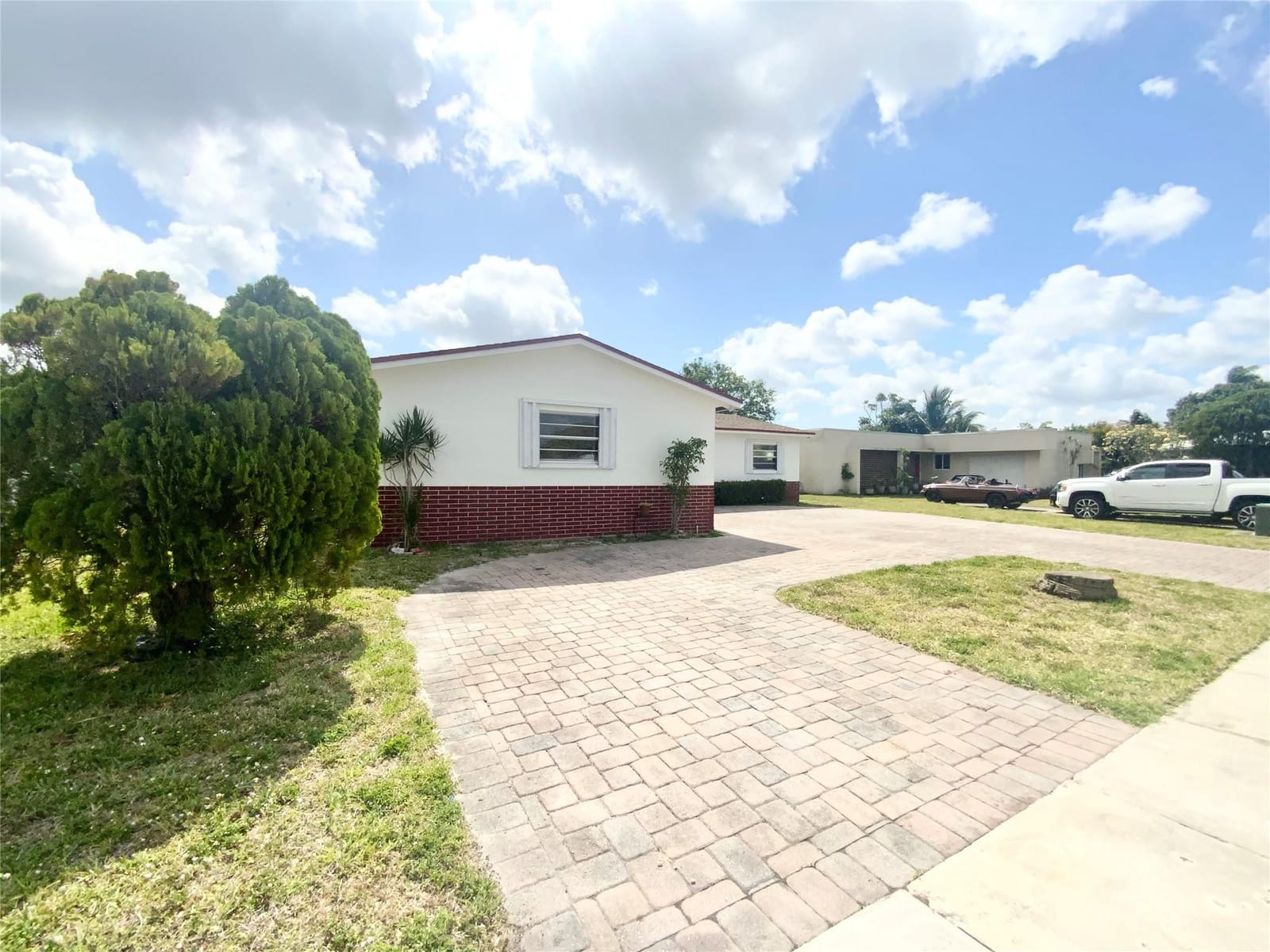 1104 Pinehurst, North Lauderdale, FL 33068 photo 4