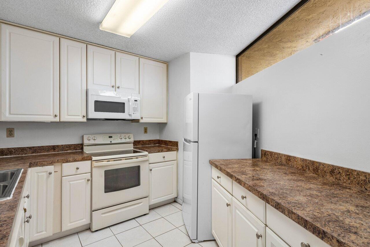 8352 Trent Court #B, Boca Raton, FL 33433 photo 14