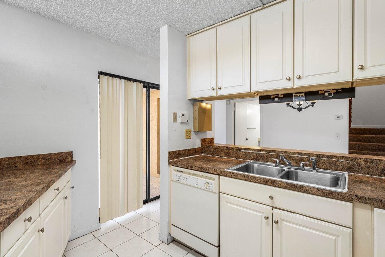 8352 Trent Court #B, Boca Raton, FL 33433 photo 15