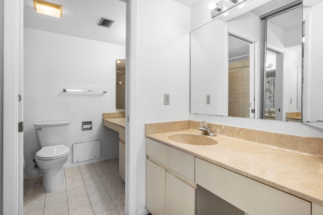 8352 Trent Court #B, Boca Raton, FL 33433 photo 23