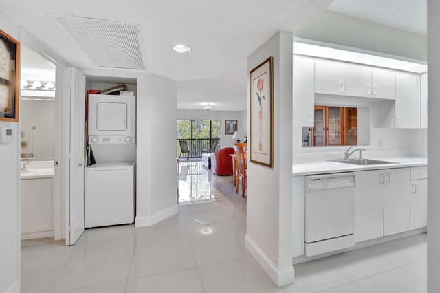 13705 SW 12th Street 305 B, sold in Suffolk, Hollywood, FL