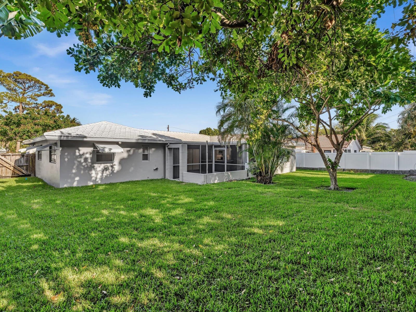 2710 SW 6th Street SW — photo 4