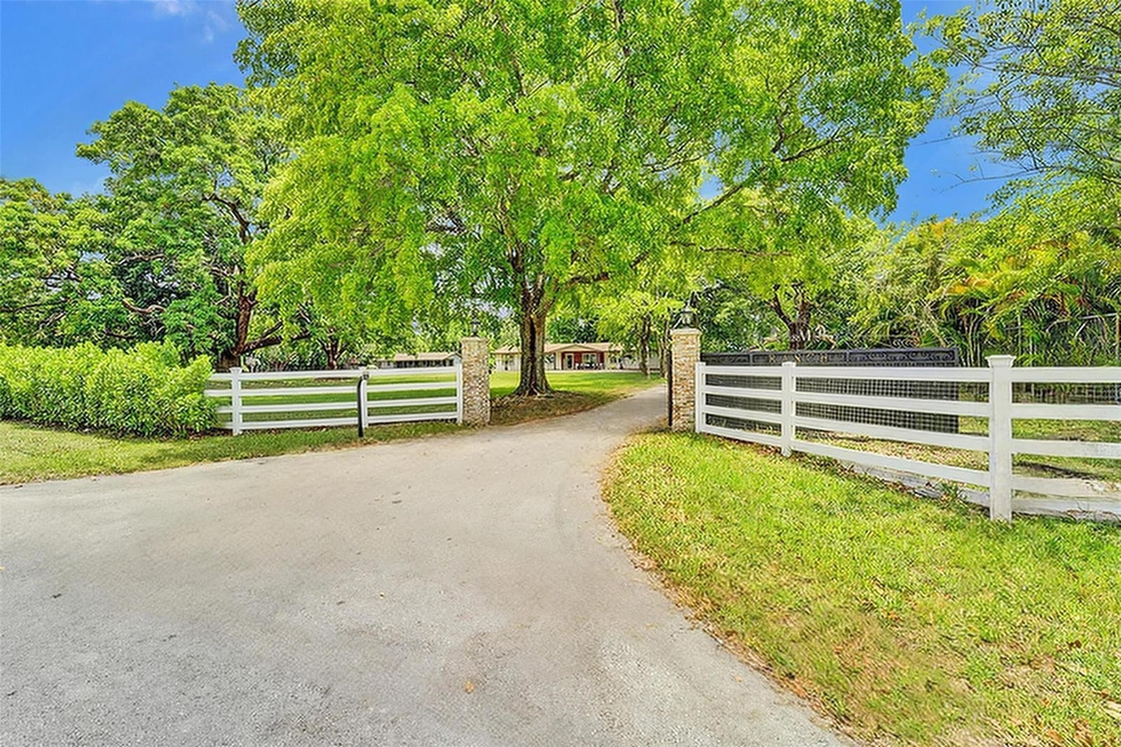 17490 SW 58th Street, Southwest Ranches, FL 33331
