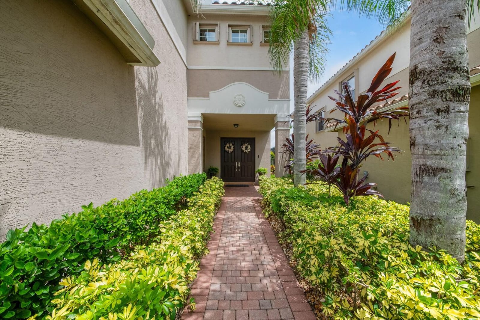 8472 Serena Creek Avenue — photo 3