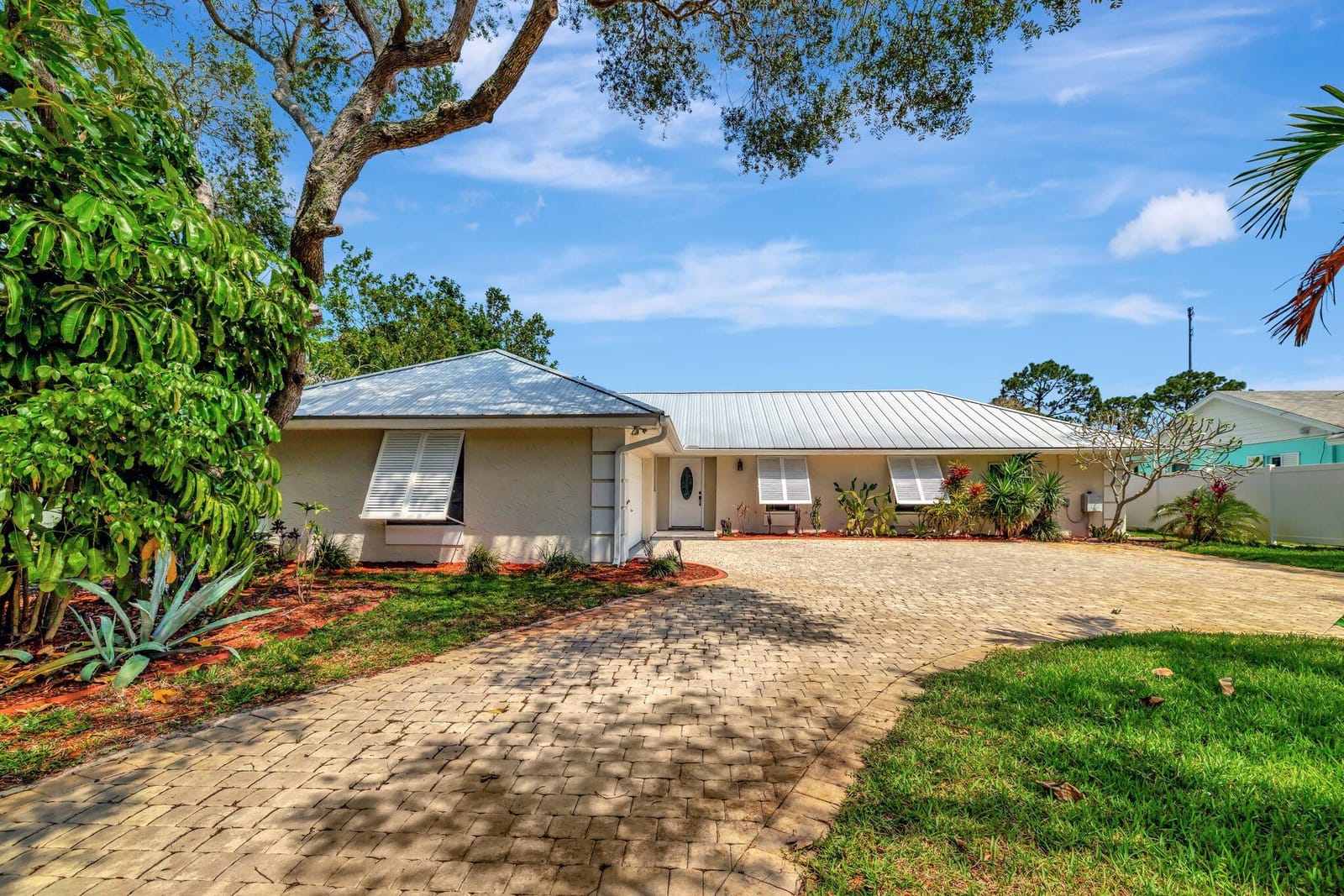 18395 SE County Line Road, Tequesta, FL 33469