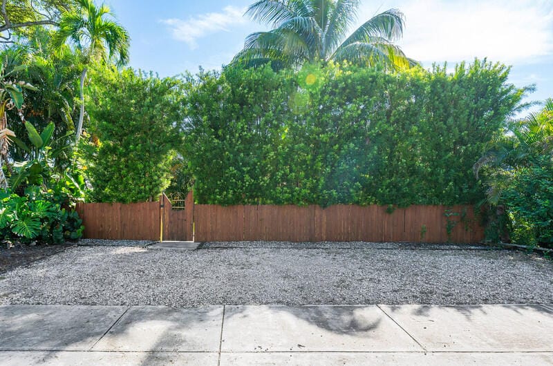 341 NE 7th Avenue, Delray Beach, FL 33483 photo 17