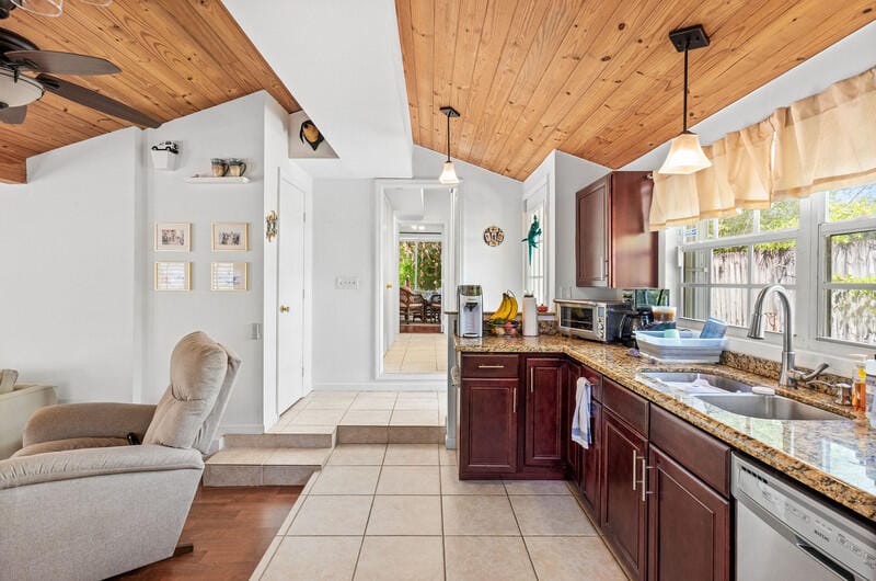 341 NE 7th Avenue, Delray Beach, FL 33483 photo 25