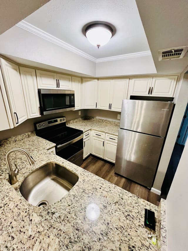 1548 SE Royal Green Circle 105, sold in Midport Place Ii, A Condominium, Port St Lucie, FL