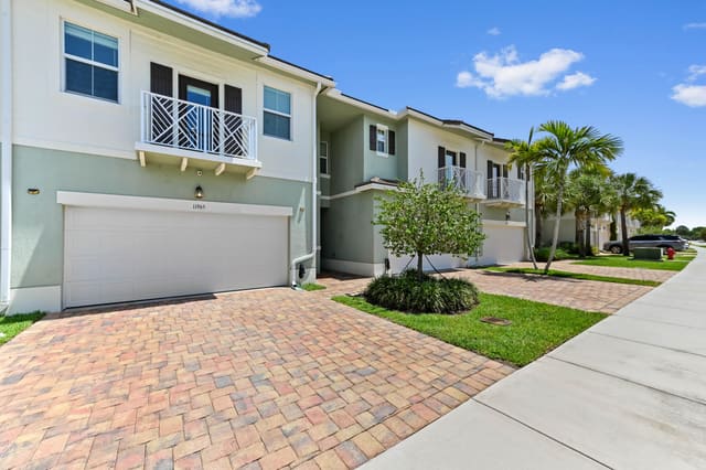 11965 Park Central, Royal Palm Beach, FL 33411
