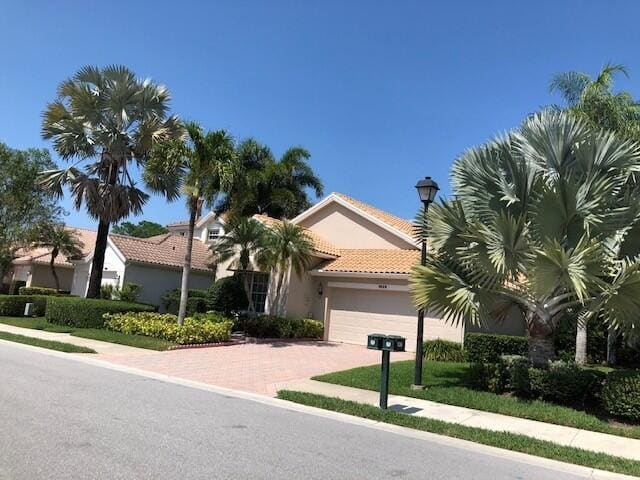 1035 Diamond Head Way, sold in Diamond Head, Palm Beach Gardens, FL