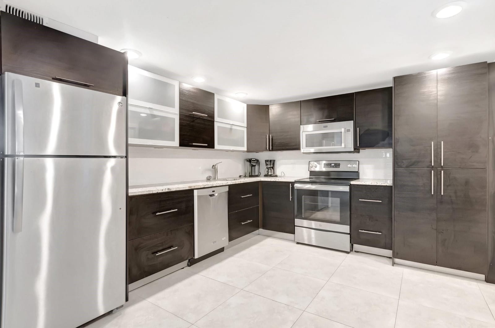501 SW 11th Place 403 — photo 8