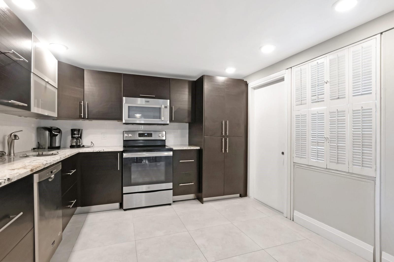 501 SW 11th Place 403 — photo 9