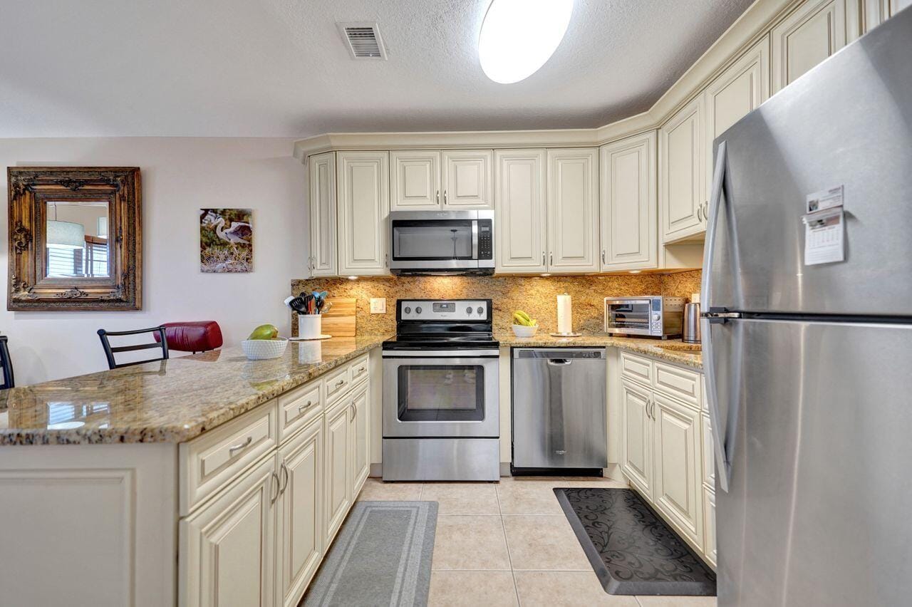 116 Easthampton E, West Palm Beach, FL 33417 photo 23