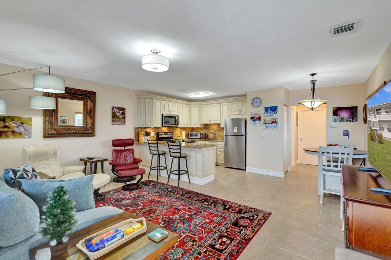 116 Easthampton E, West Palm Beach, FL 33417 photo 5