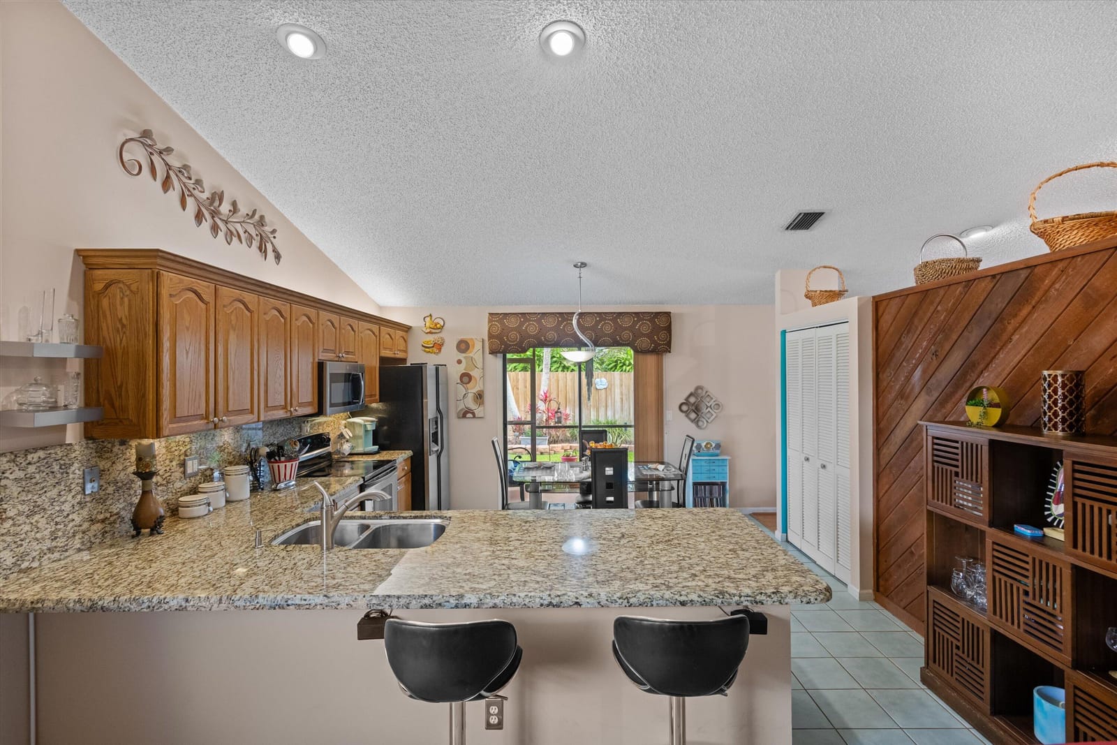 141 Roycourt Circle, Royal Palm Beach, FL 33411 photo 16
