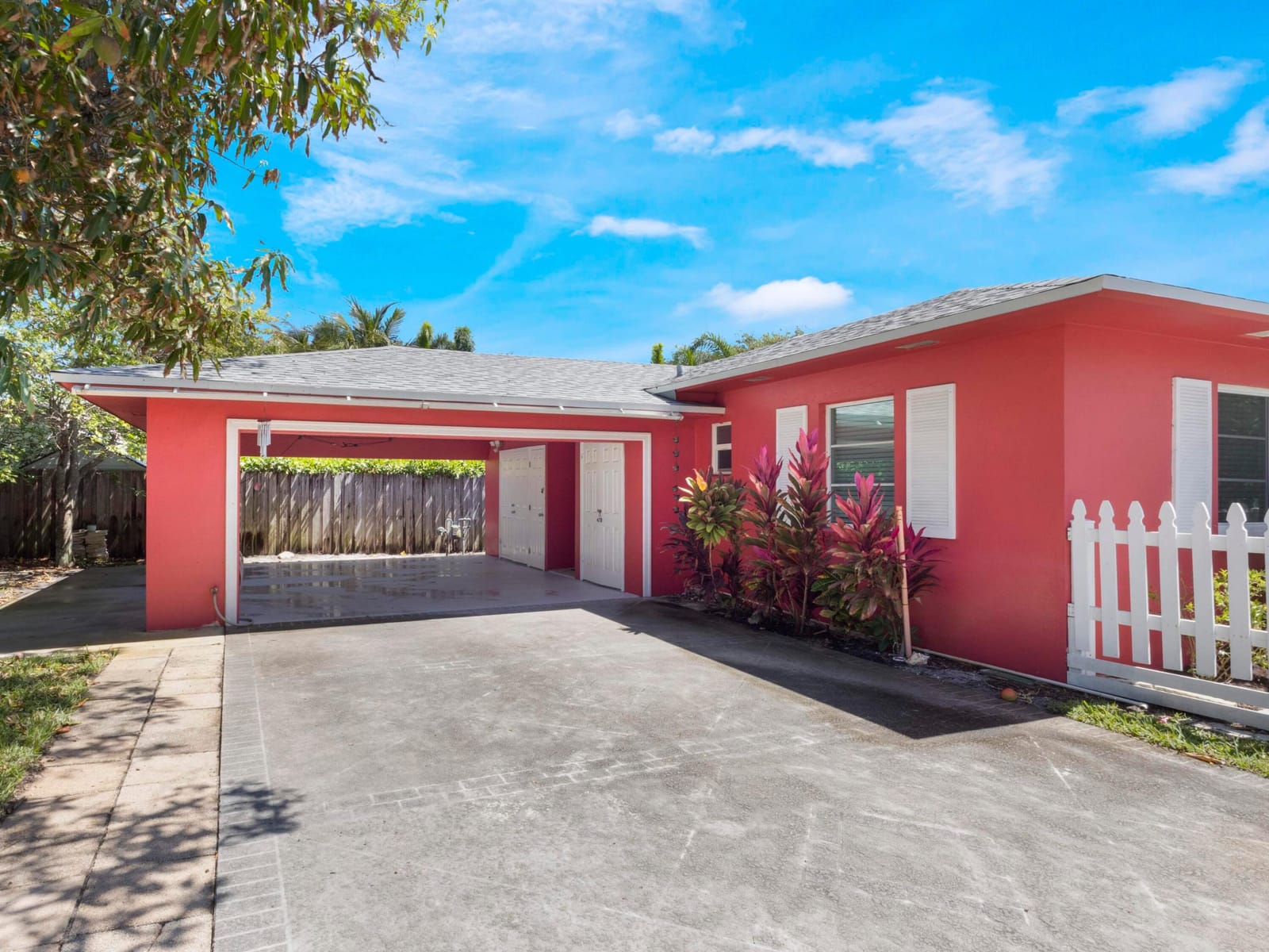 1001 N Lakeside Drive — photo 4