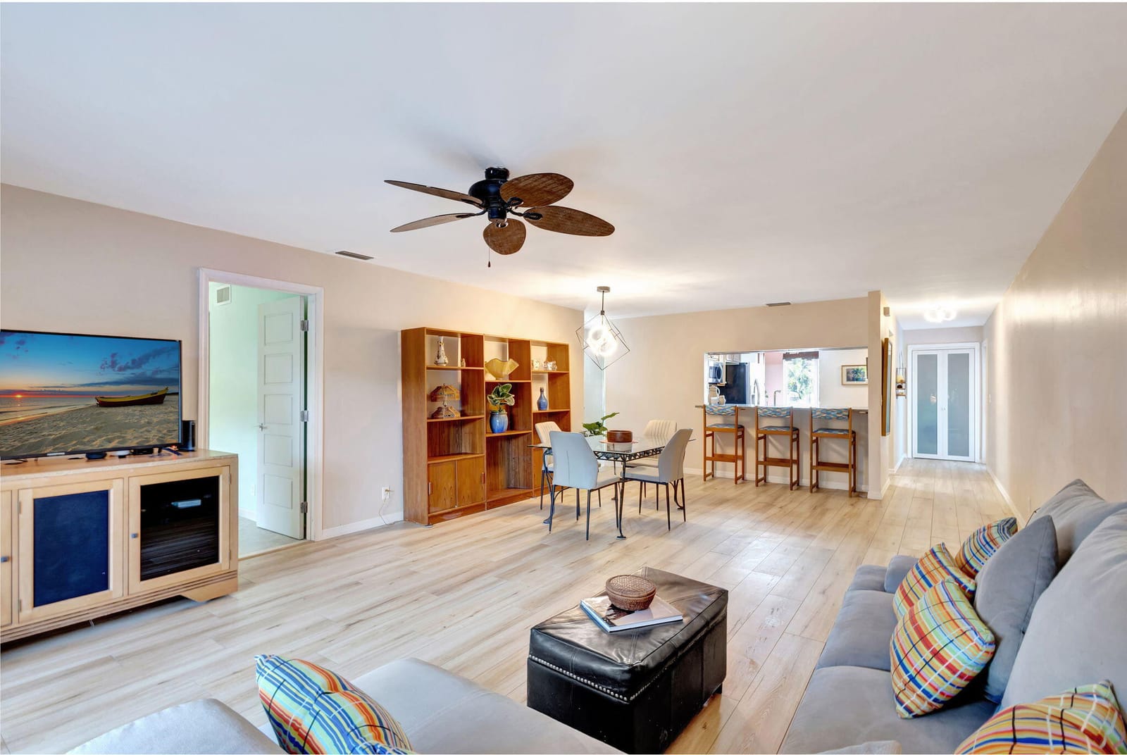 3110 Surf Way 4 — photo 2