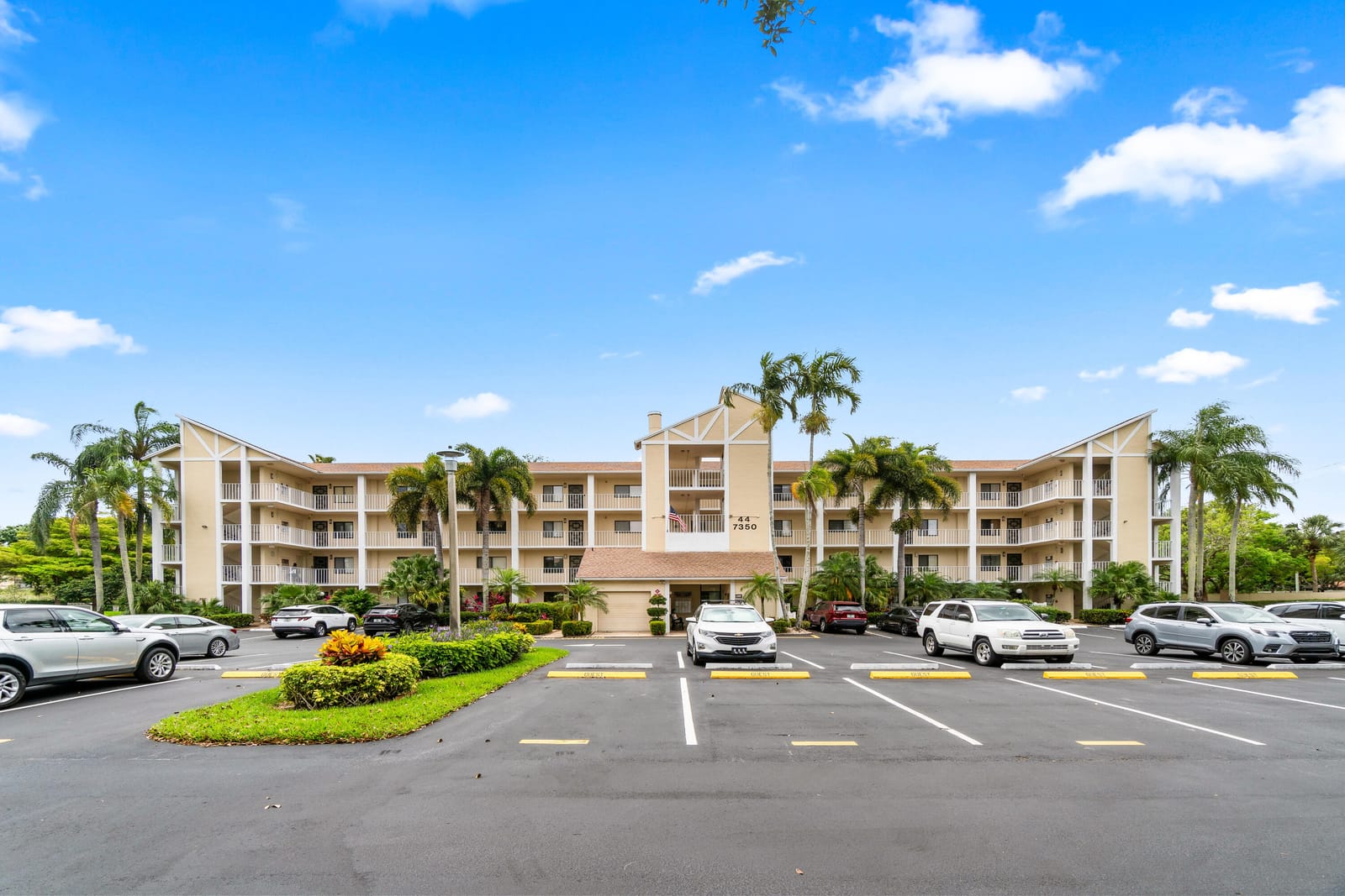 7350 Kinghurst Drive 305, Delray Beach, FL 33446