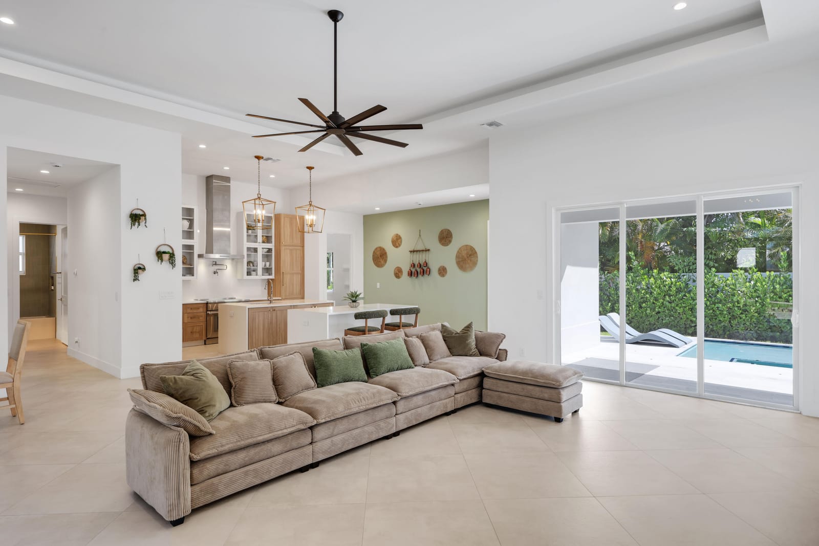 1071 Powell Drive, Singer Island, FL 33404 photo 13