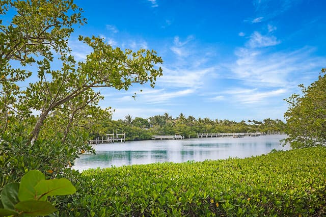 3605 S Ocean Boulevard 124, sold in Southgate, South Palm Beach, FL
