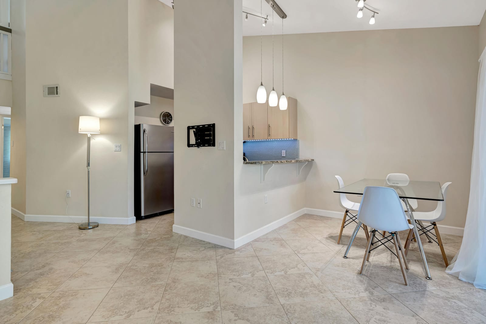 19203 Glenmoor Drive — photo 2