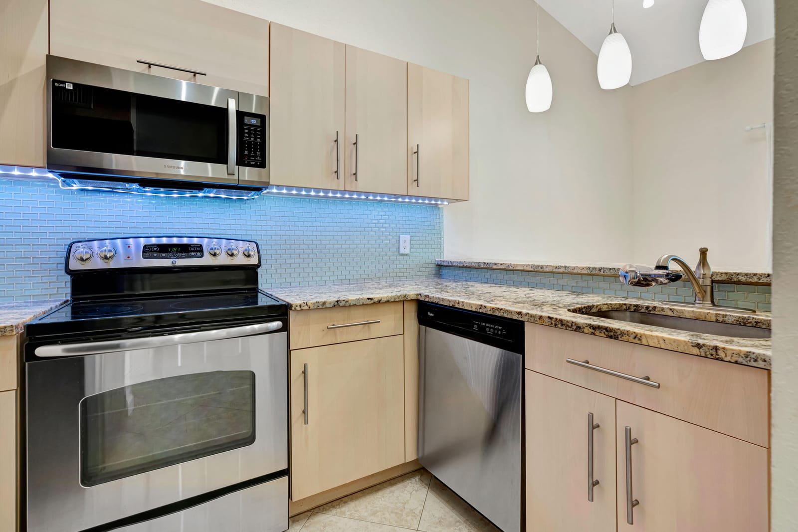 19203 Glenmoor Drive — photo 12