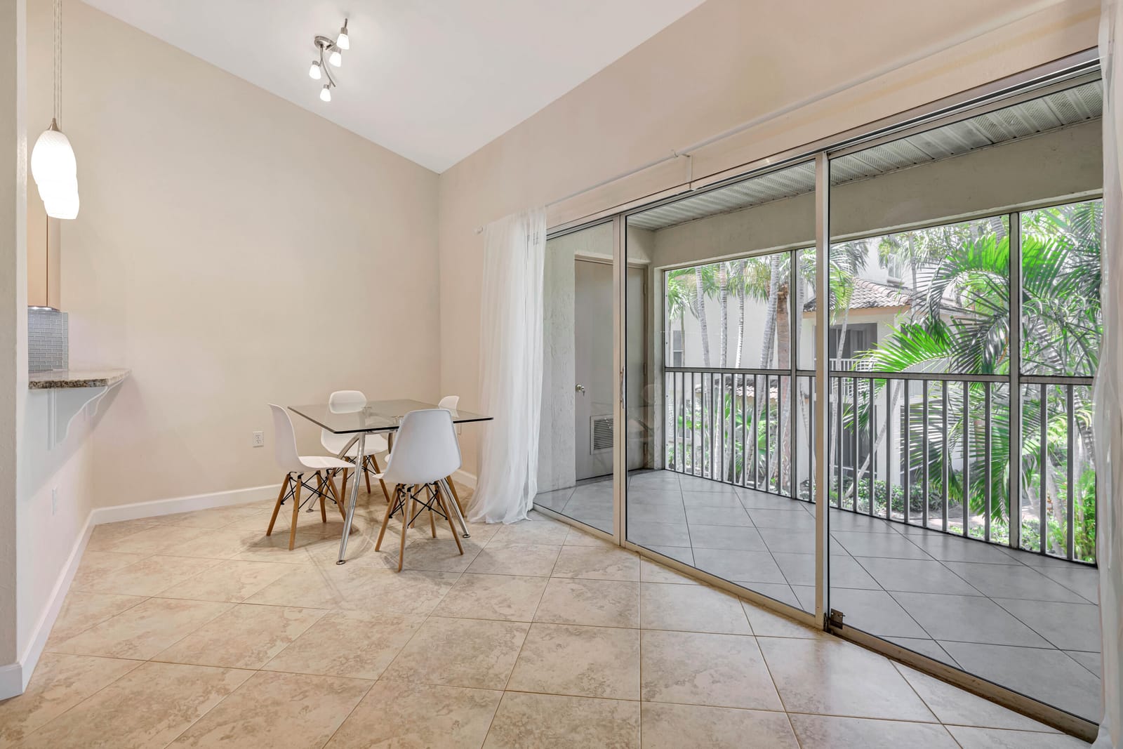19203 Glenmoor Drive — photo 7