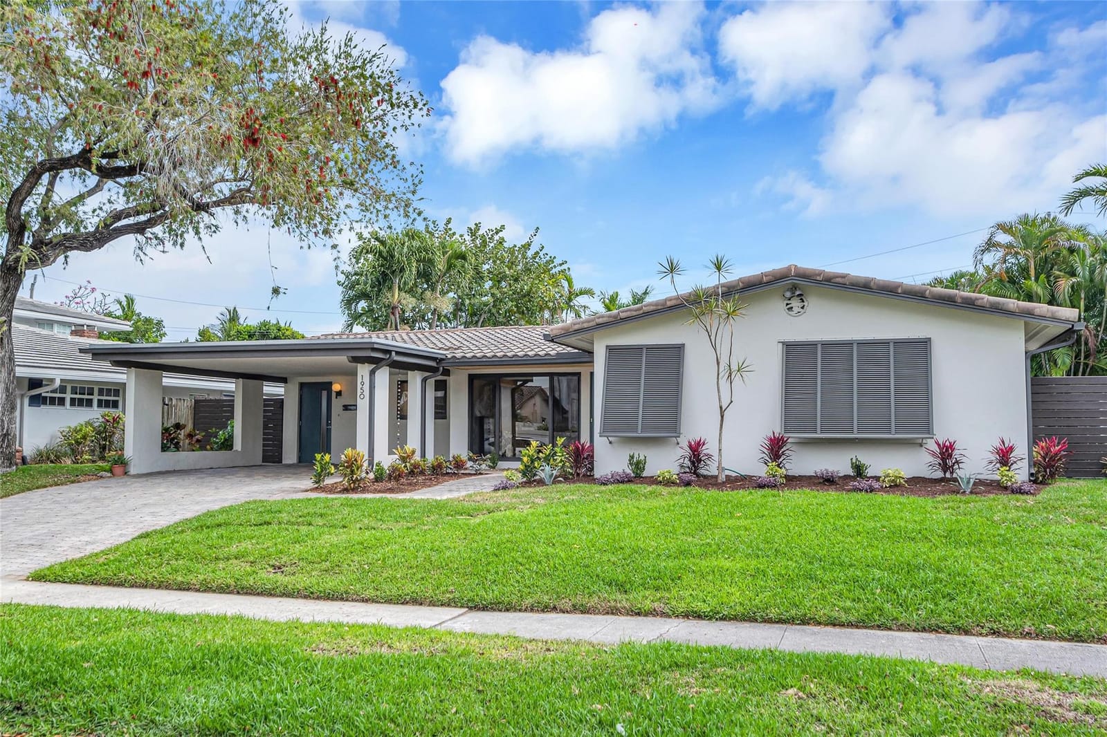 1950 Harbourview Drive, Fort Lauderdale, FL 33316
