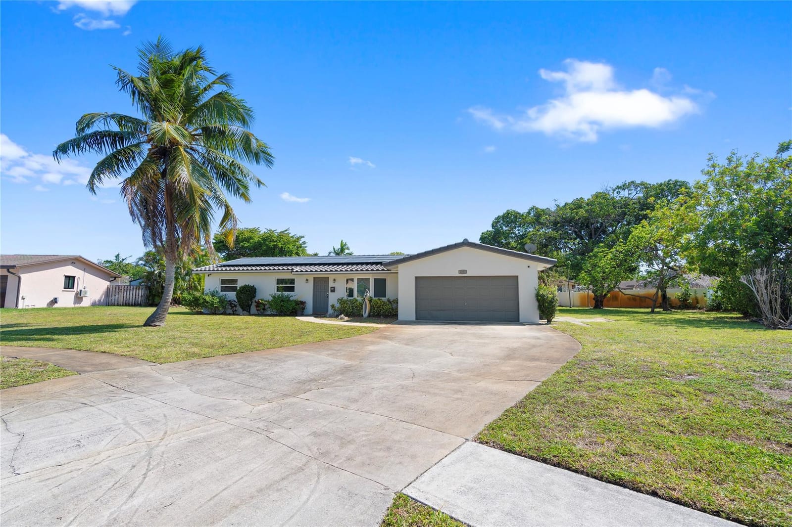 4050 E Edgewood Place — photo 1