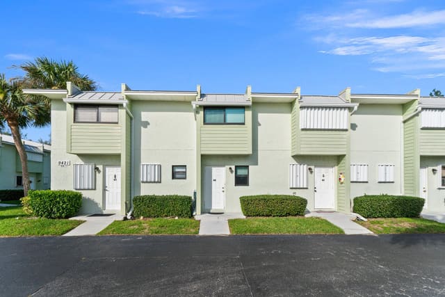 9421 S Ocean Drive 84, sold in Island Village Phase Ii, Jensen Beach, FL