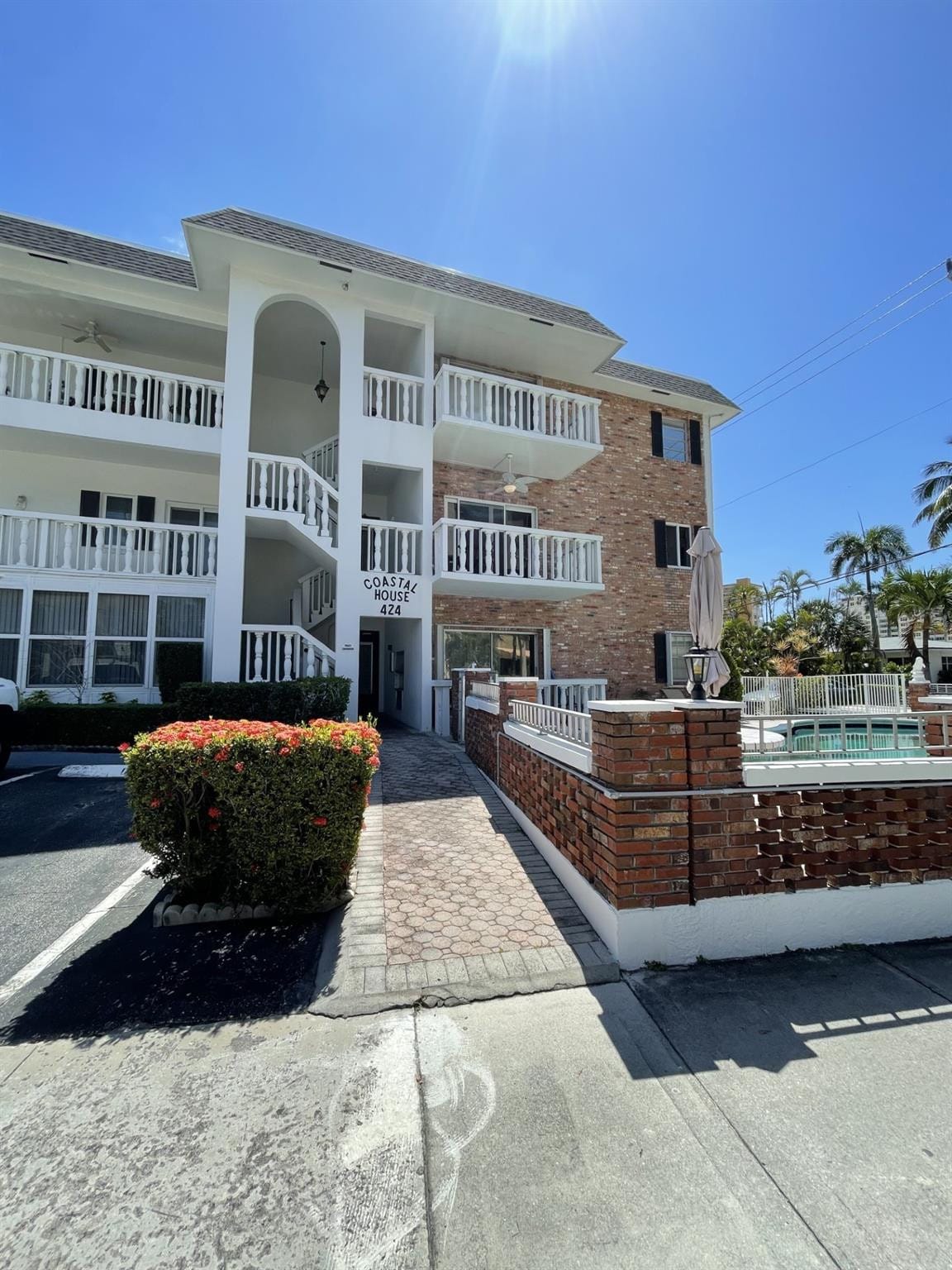 424 N Riverside Drive 102, Pompano Beach, FL 33062 photo 2