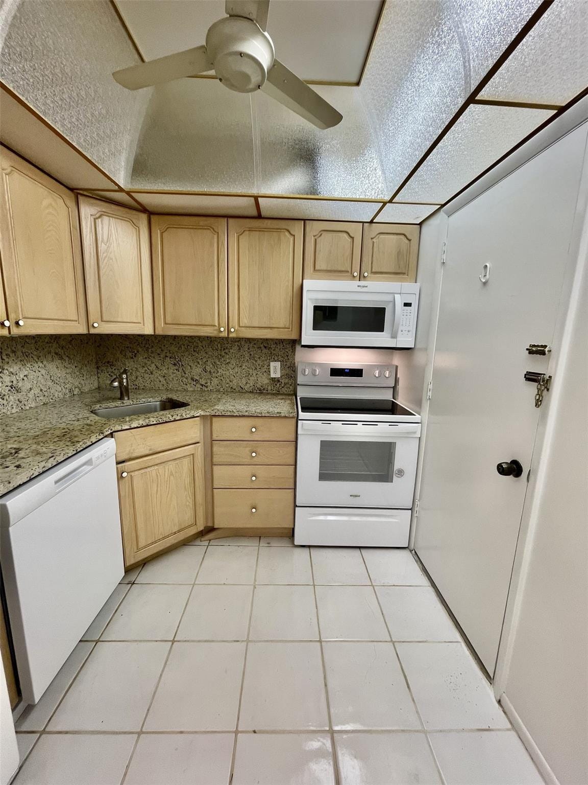 424 N Riverside Drive 102, Pompano Beach, FL 33062 photo 3