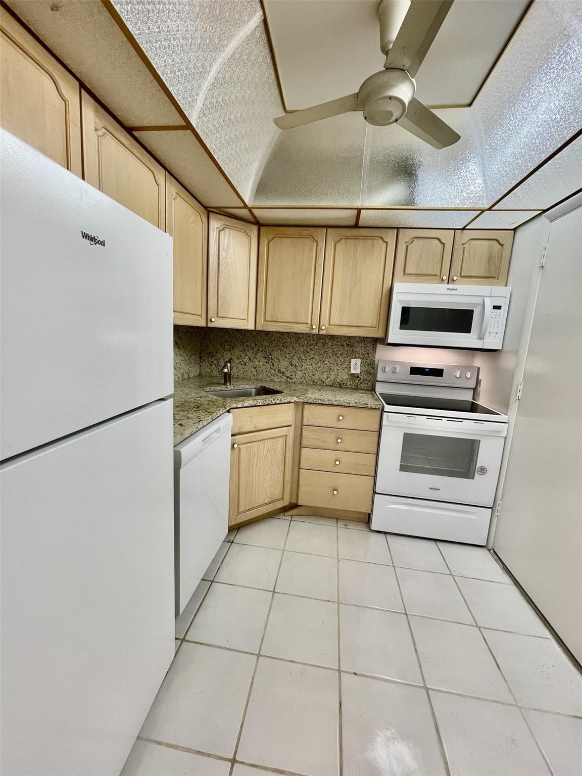 424 N Riverside Drive 102, Pompano Beach, FL 33062 photo 4