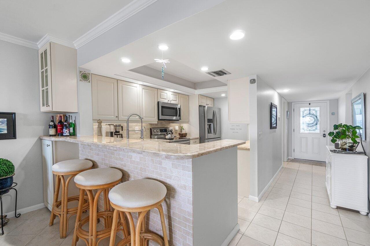 20 NE Plantation Road 203, Stuart, FL 34996 photo 14