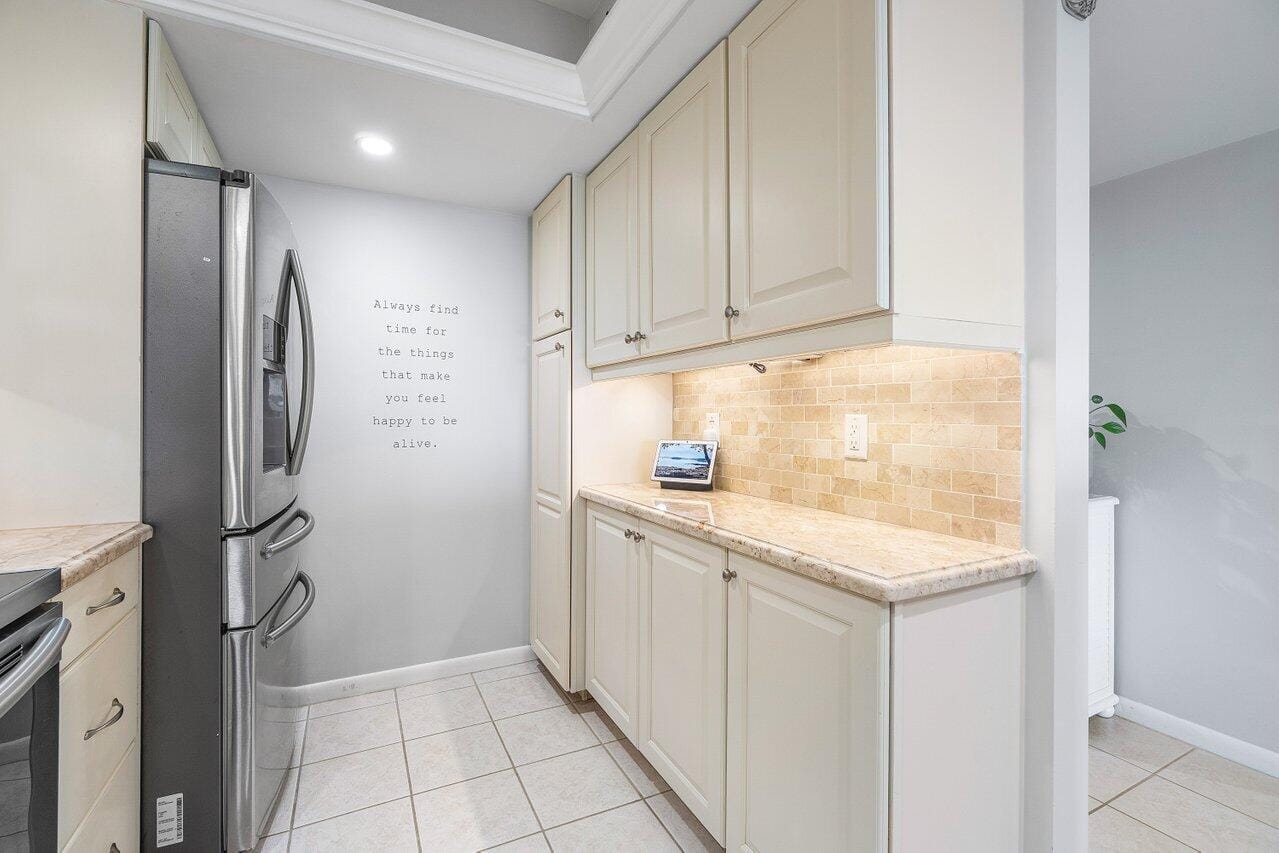 20 NE Plantation Road 203, Stuart, FL 34996 photo 17