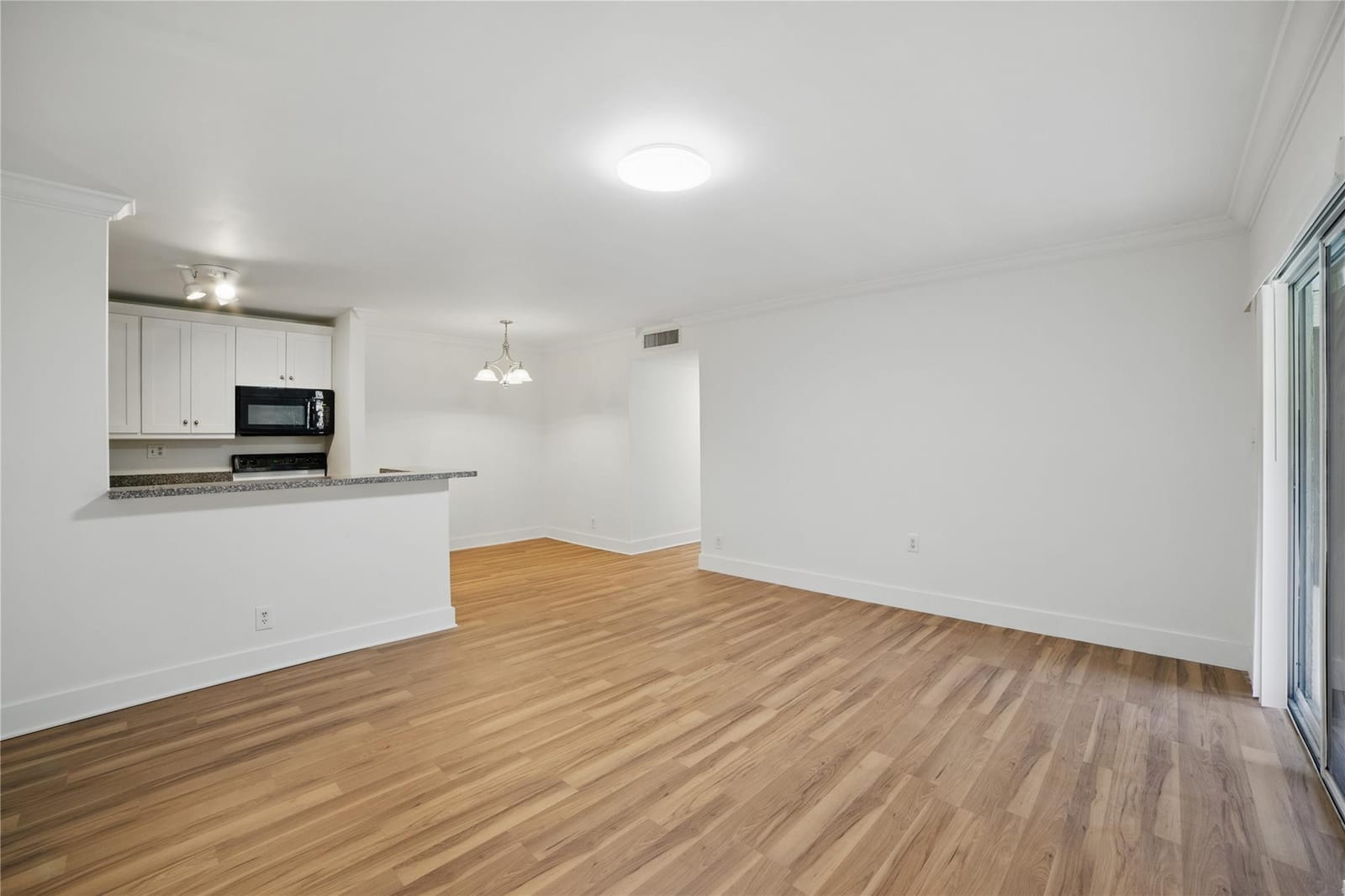 7114 Ashmont Circle 104 — photo 3