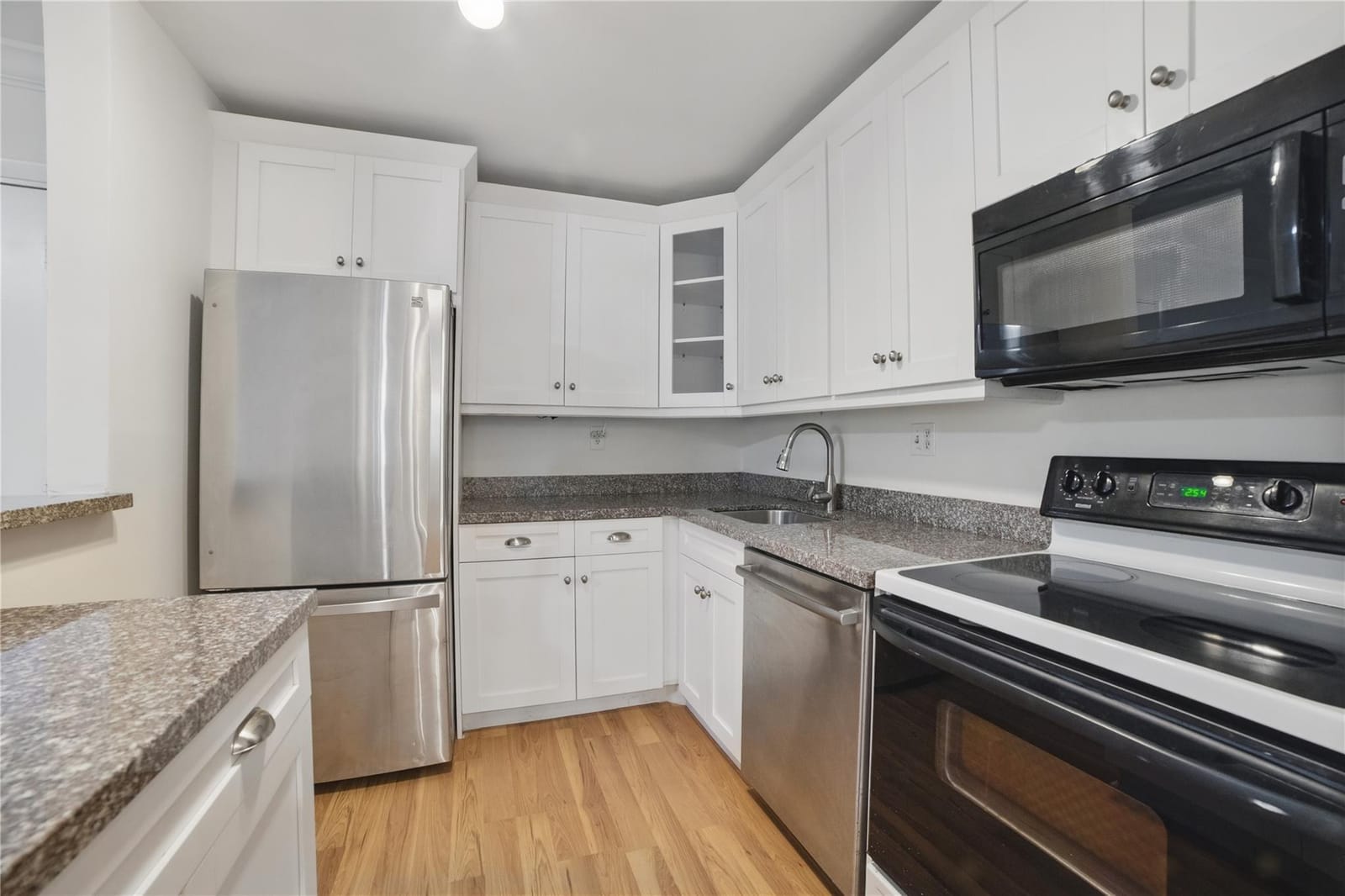 7114 Ashmont Circle 104 — photo 4