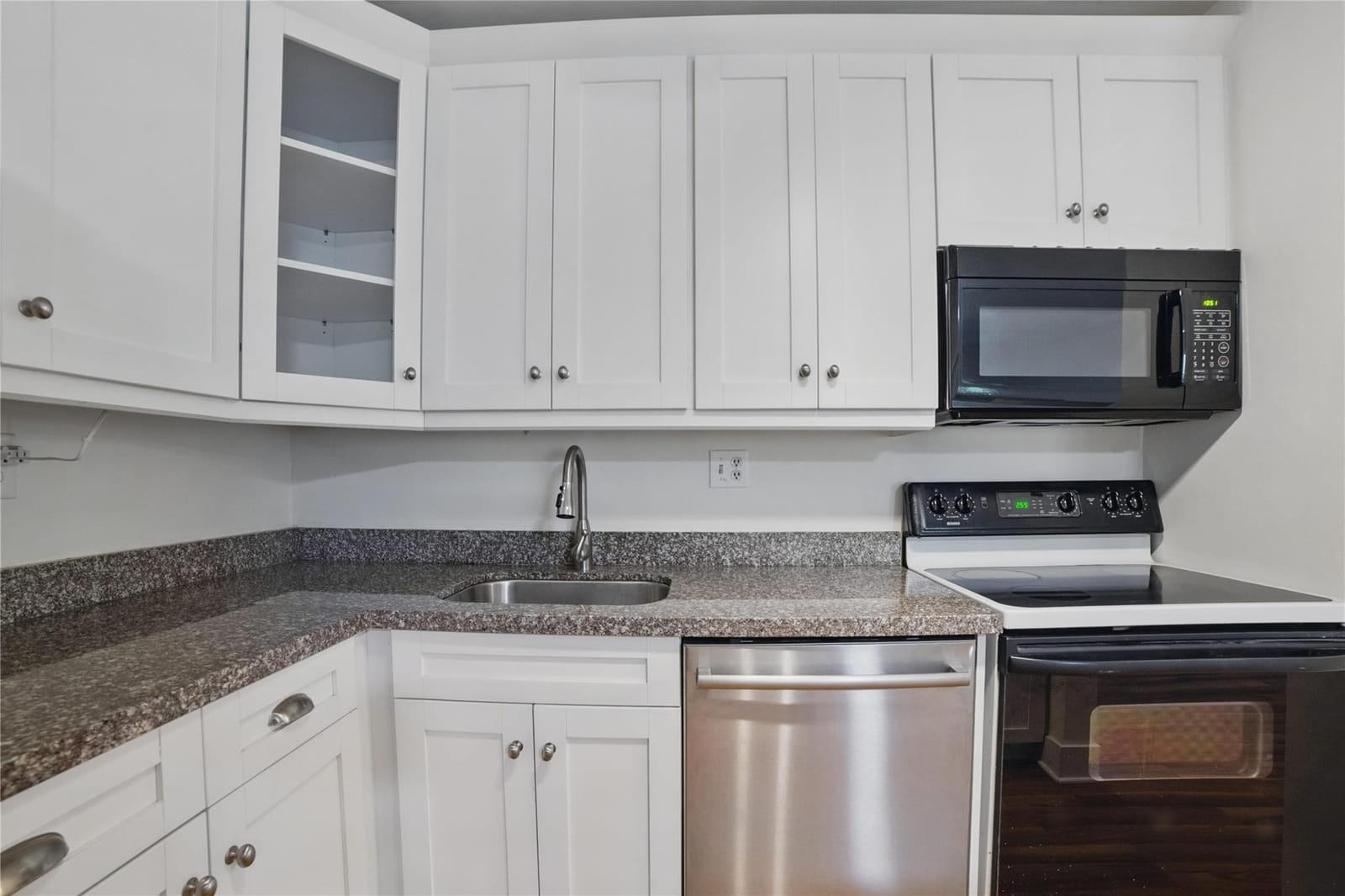 7114 Ashmont Circle 104 — photo 5