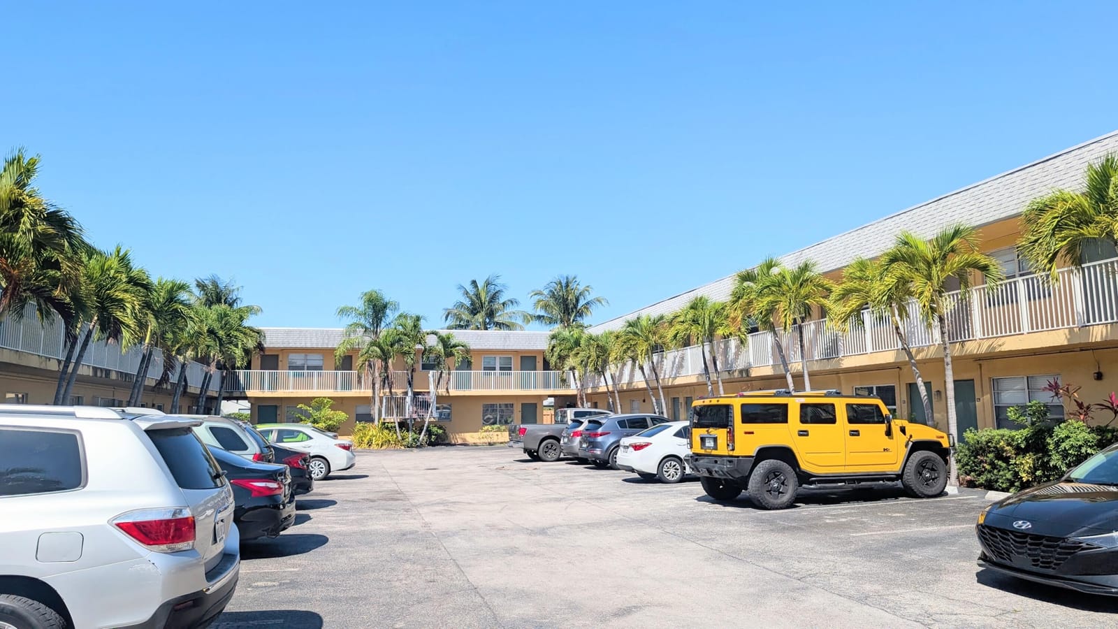 4061 N Dixie Highway 3, Oakland Park, FL 33334