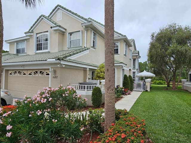 1687 SW Harbour Isles Circle, sold in Harbour Isles At Lake Charles, Port St Lucie, FL