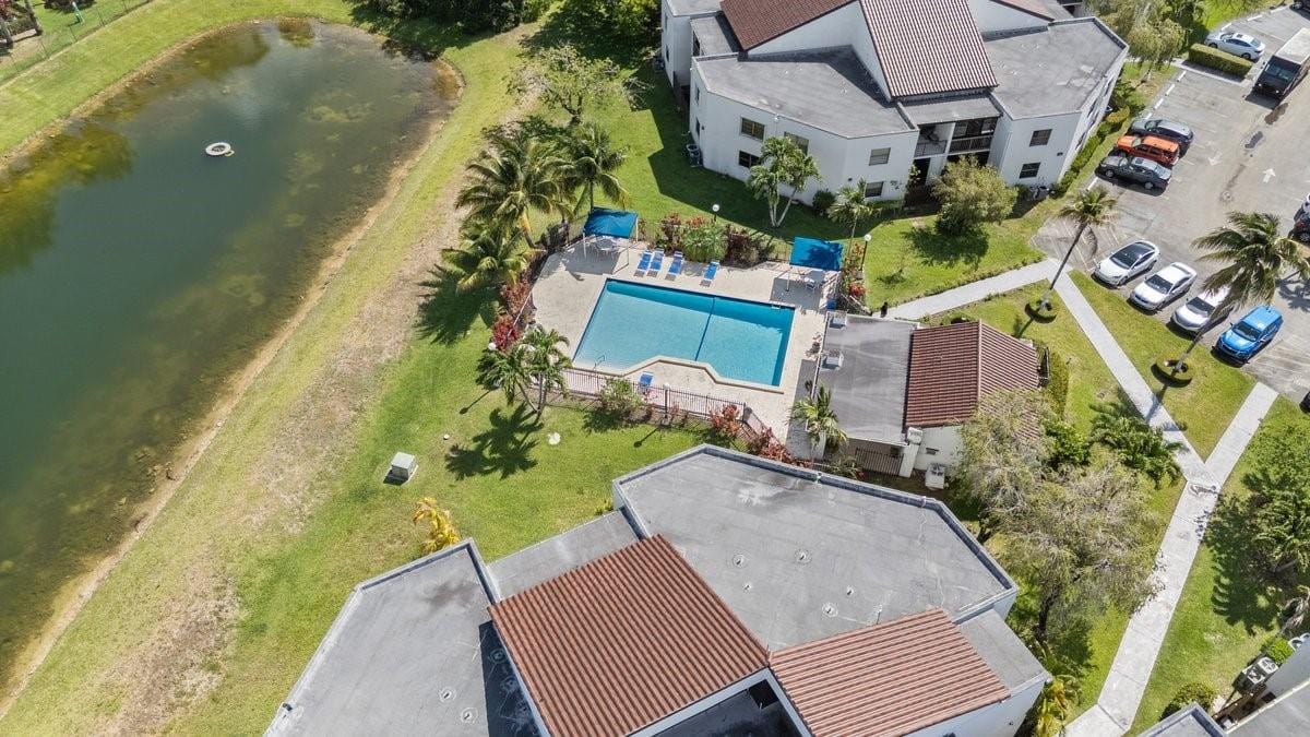 9421 Fontainebleau Boulevard 109 — photo 2