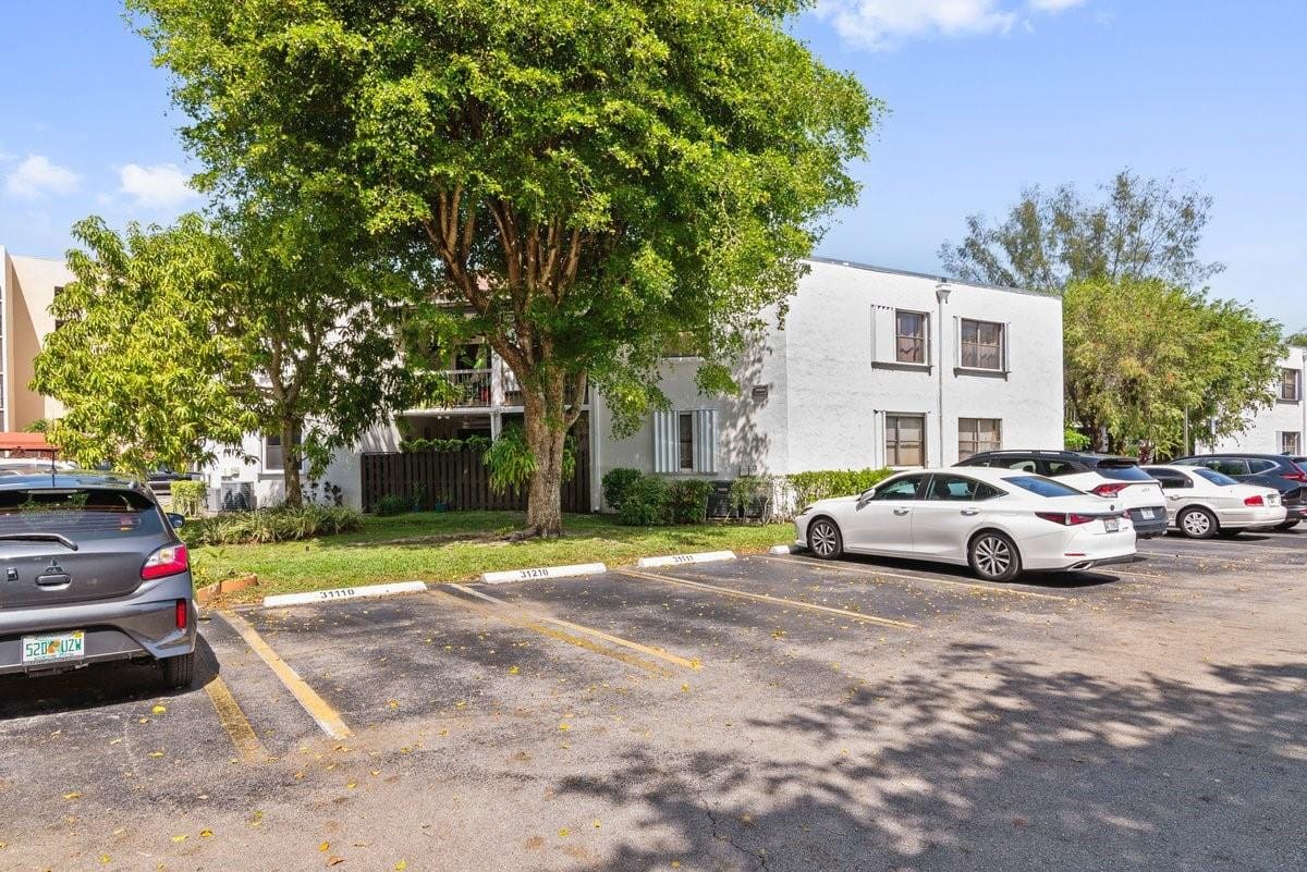 9421 Fontainebleau Boulevard 109 — photo 3