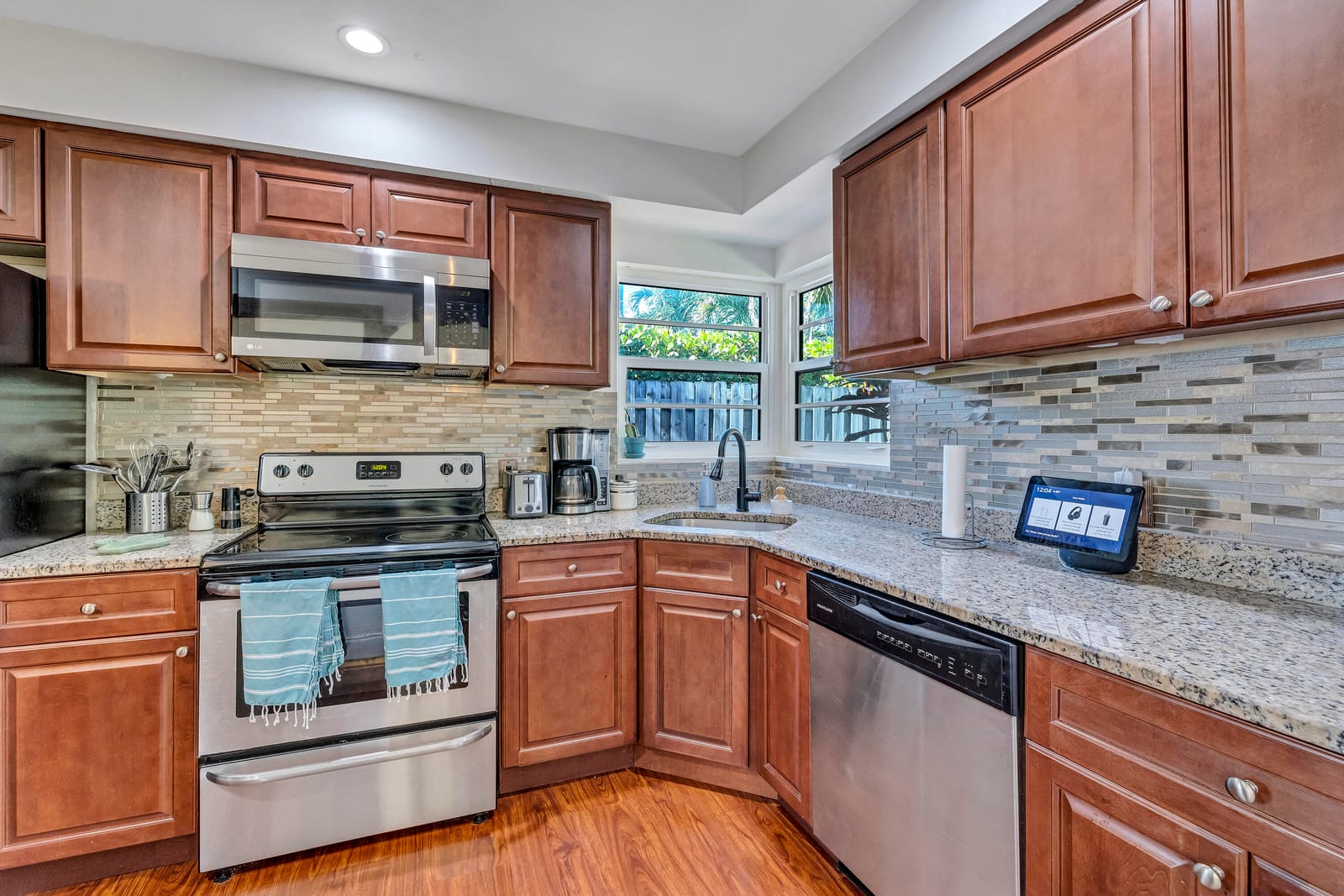 334 Wellesley Drive — photo 12