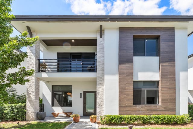 4353 NW 80 Court, Doral, FL 33166