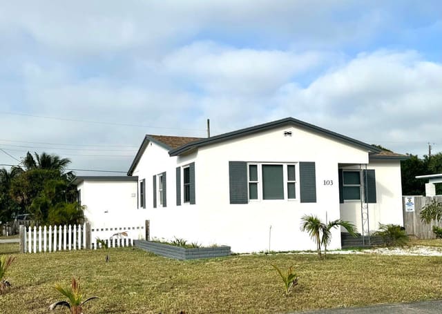 103 SE 5th Avenue, Boynton Beach, FL 33435