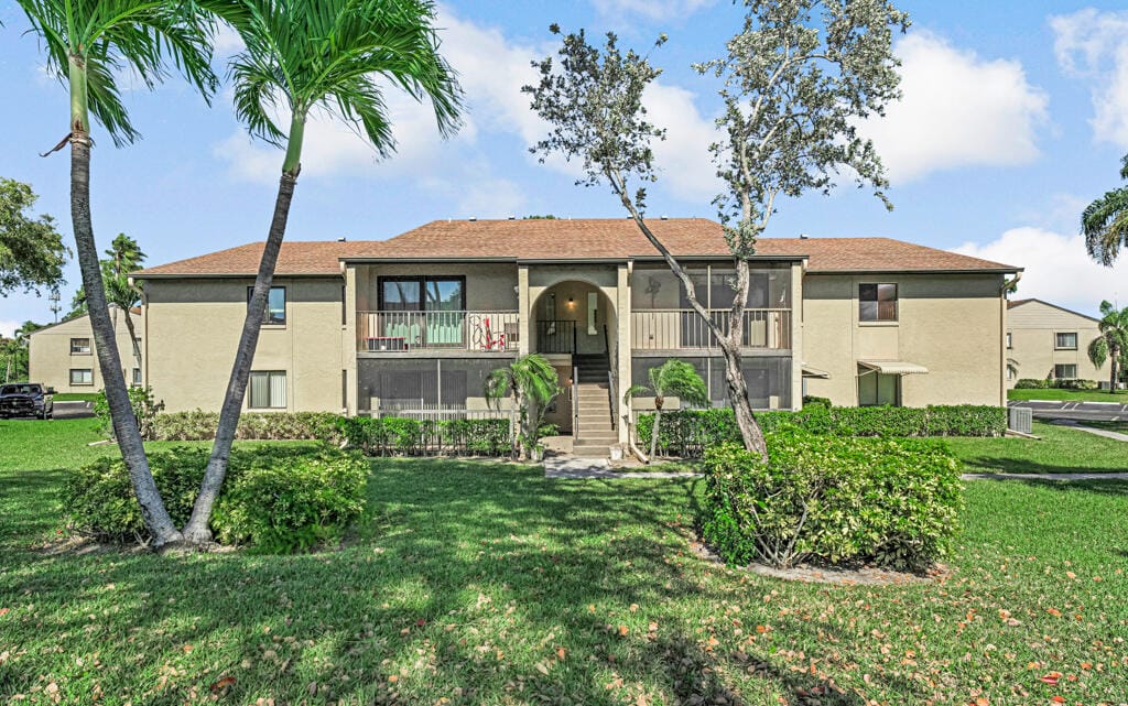 528 Shady Pine Way B2, Greenacres, FL 33415