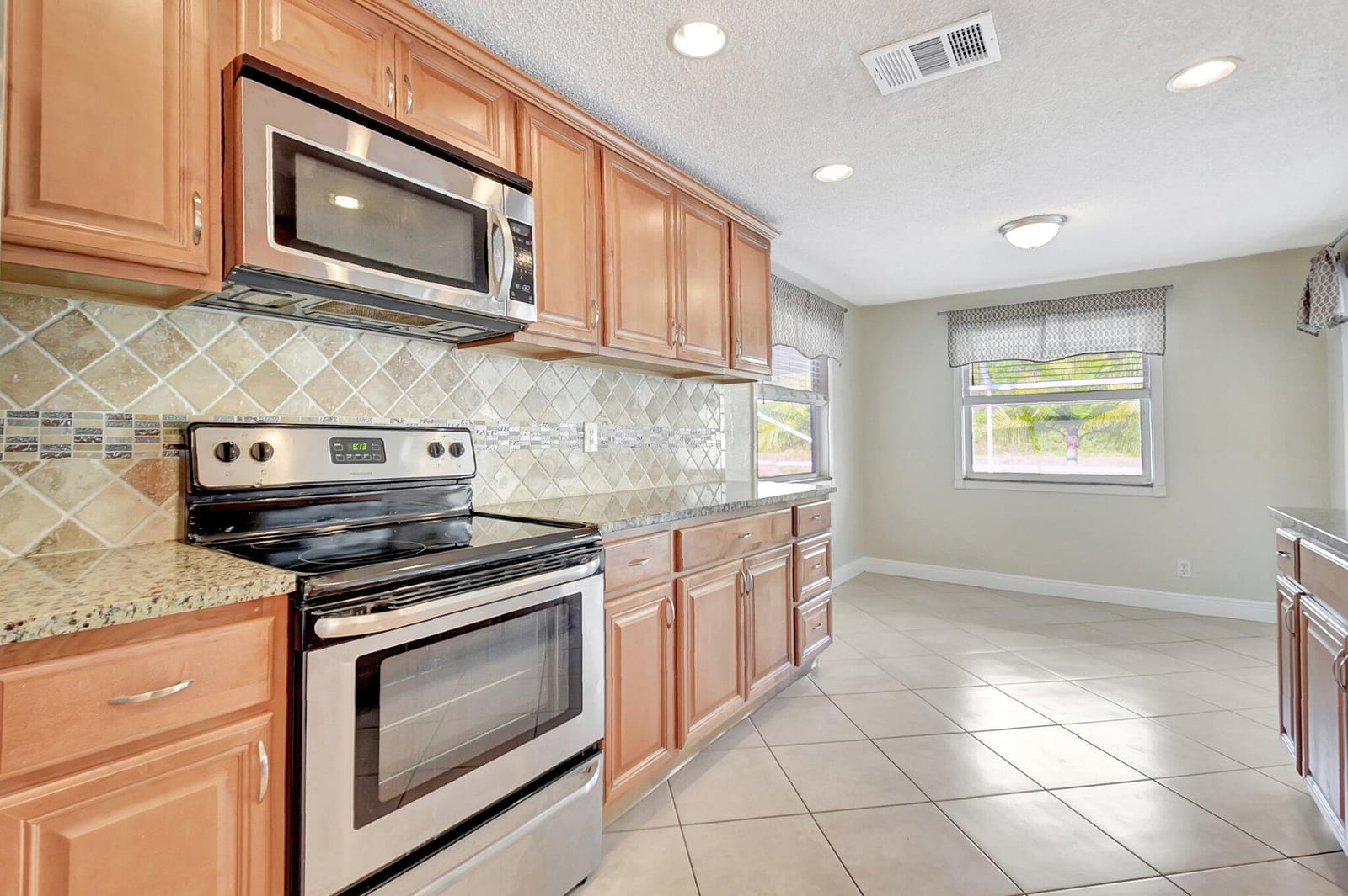 8437 Mildred Drive W, Boynton Beach, FL 33472 photo 14