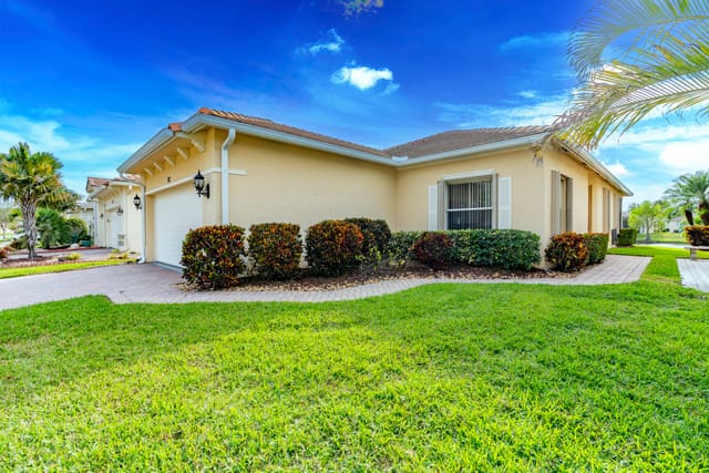 317 SW Maclay Way, Port St. Lucie, FL 34986